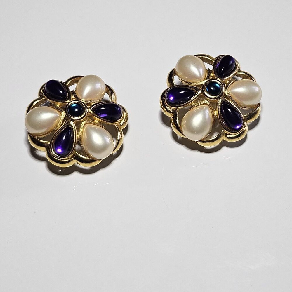Vintage Trifari Tm Cabochon Statement Couture Clip Earrings Gold Tone Purple